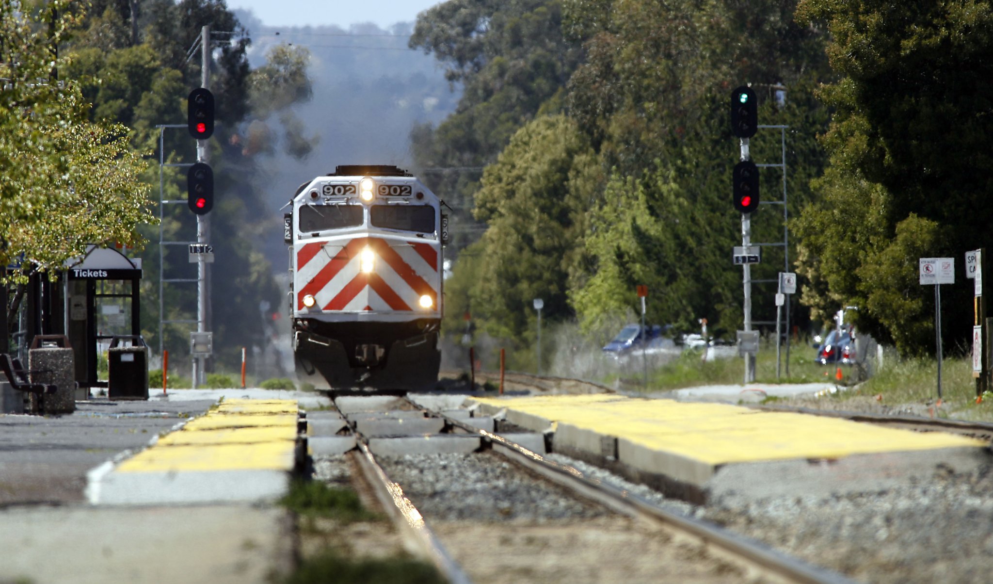 Two people hit, killed in separate Caltrain incidents Monday night
