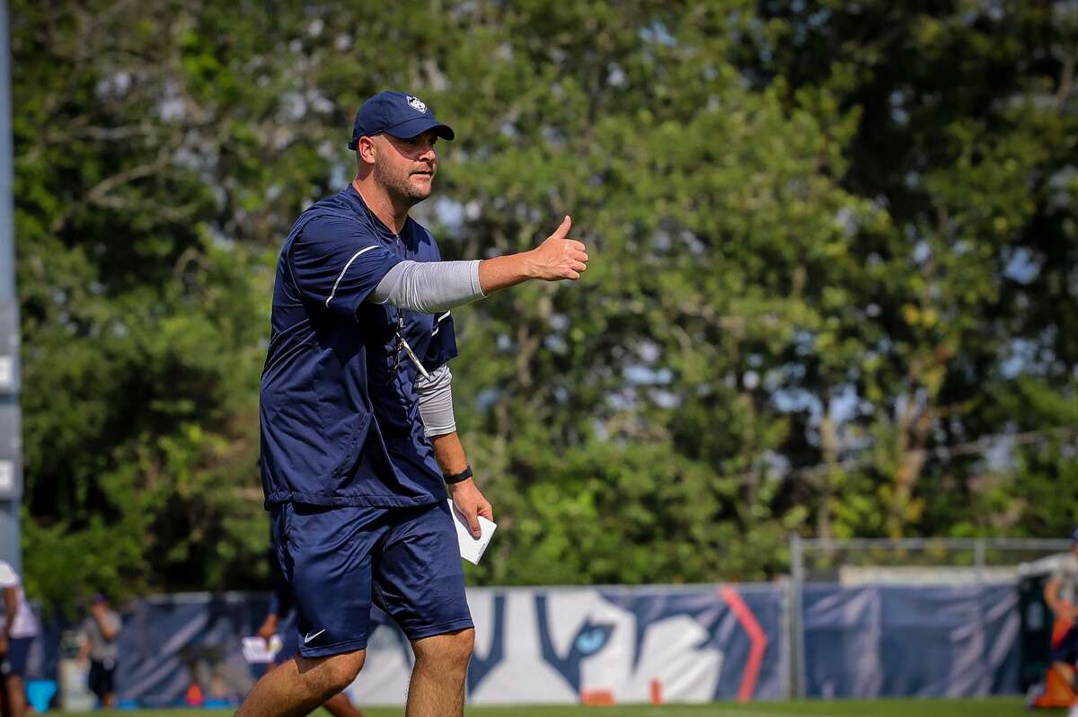 UConn Football Offensive Coordinator John Dunn Leaving for Job With New  York Jets - The UConn Blog