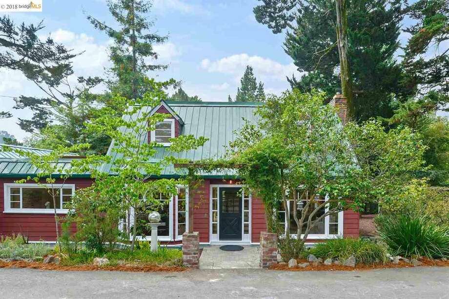 Adorable Red Farmhouse On Montclair Cul De Sac Listed For Under 1 A Four Bedroom Montclair Home At 1 Azalea Ln Is Listed For 939 000
