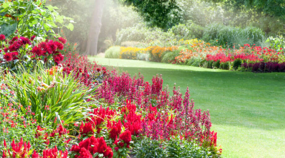10 Tips For Designing A Fire Safe Garden Sfgate Space Things Out When Thinking About How To Slow The Movement Of A Wildfire