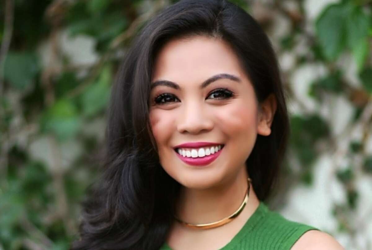 Cosplay Fan Irene Cruz The New 10 P M Anchor At Woai