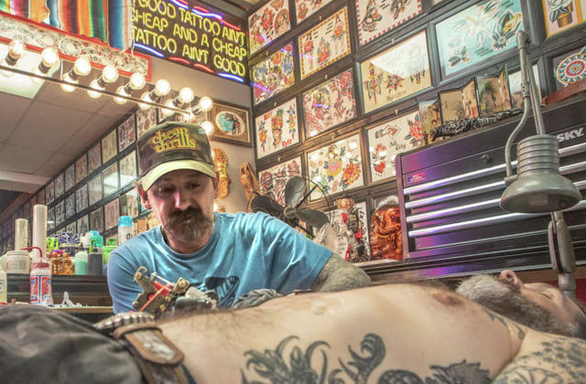 Ink Master' Oliver Peck practices craft at Alton Tattoo Co.