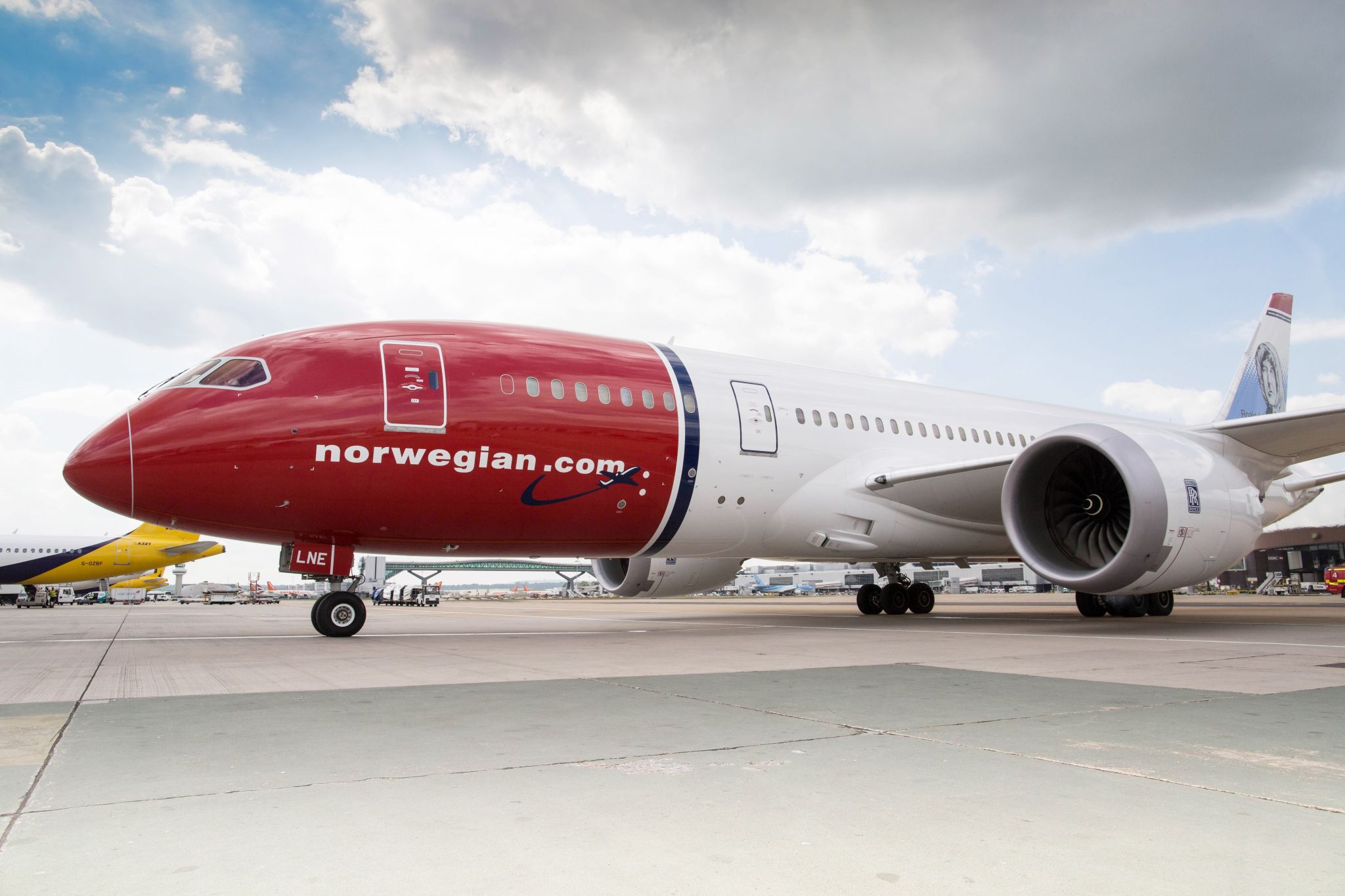 Norwegian Air's new London nonstops land at SFO