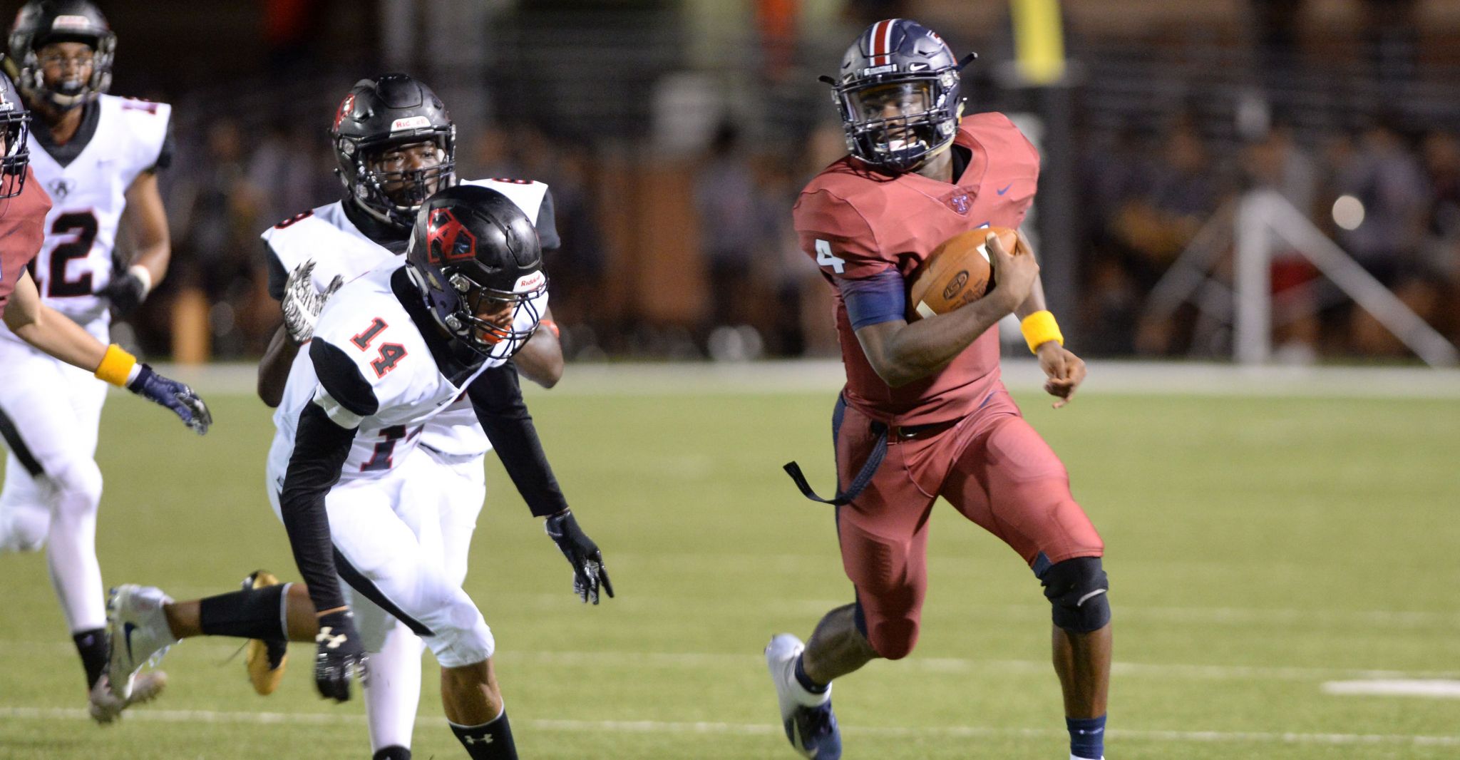 Tompkins Outruns Fort Bend Austin Ends 13 Game Losing Streak Houston Chronicle