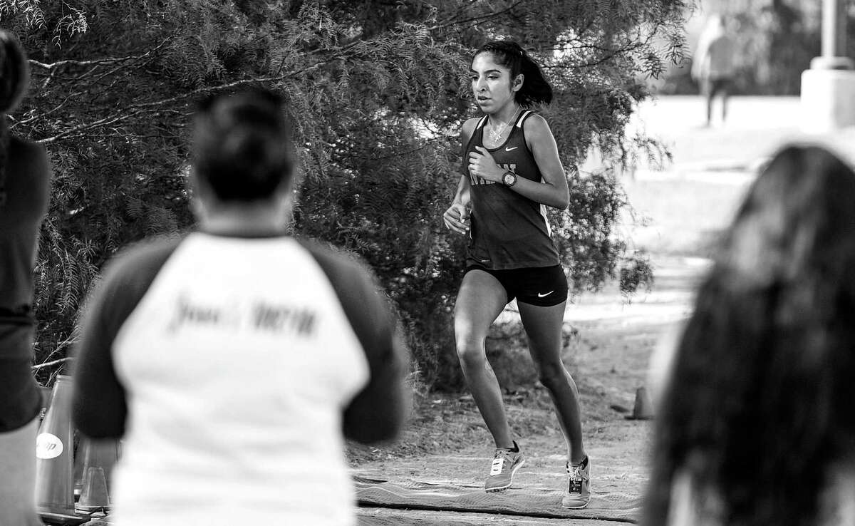 Nixon’s Alexa Rodriguez won a third straight individual title Saturday at the TAMIU Invitational. She finished in 17:32.6 beating the next closest runner by 1:35.4.