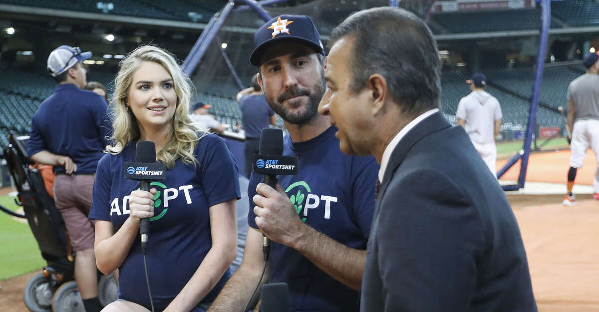 Kate Upton was so fired up after the Astros' big defensive play