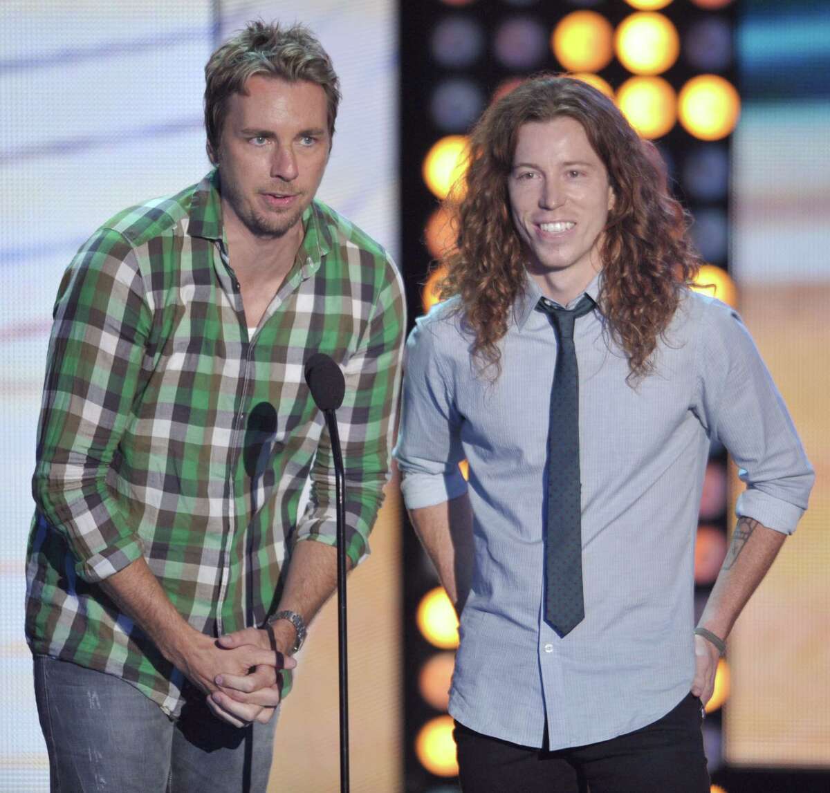 Dax Shepard, left, and Shaun White speak onstage at the Teen Choice Awards on Sunday, July 22, 2012, in Universal City, Calif. (Photo by John Shearer/Invision/AP)