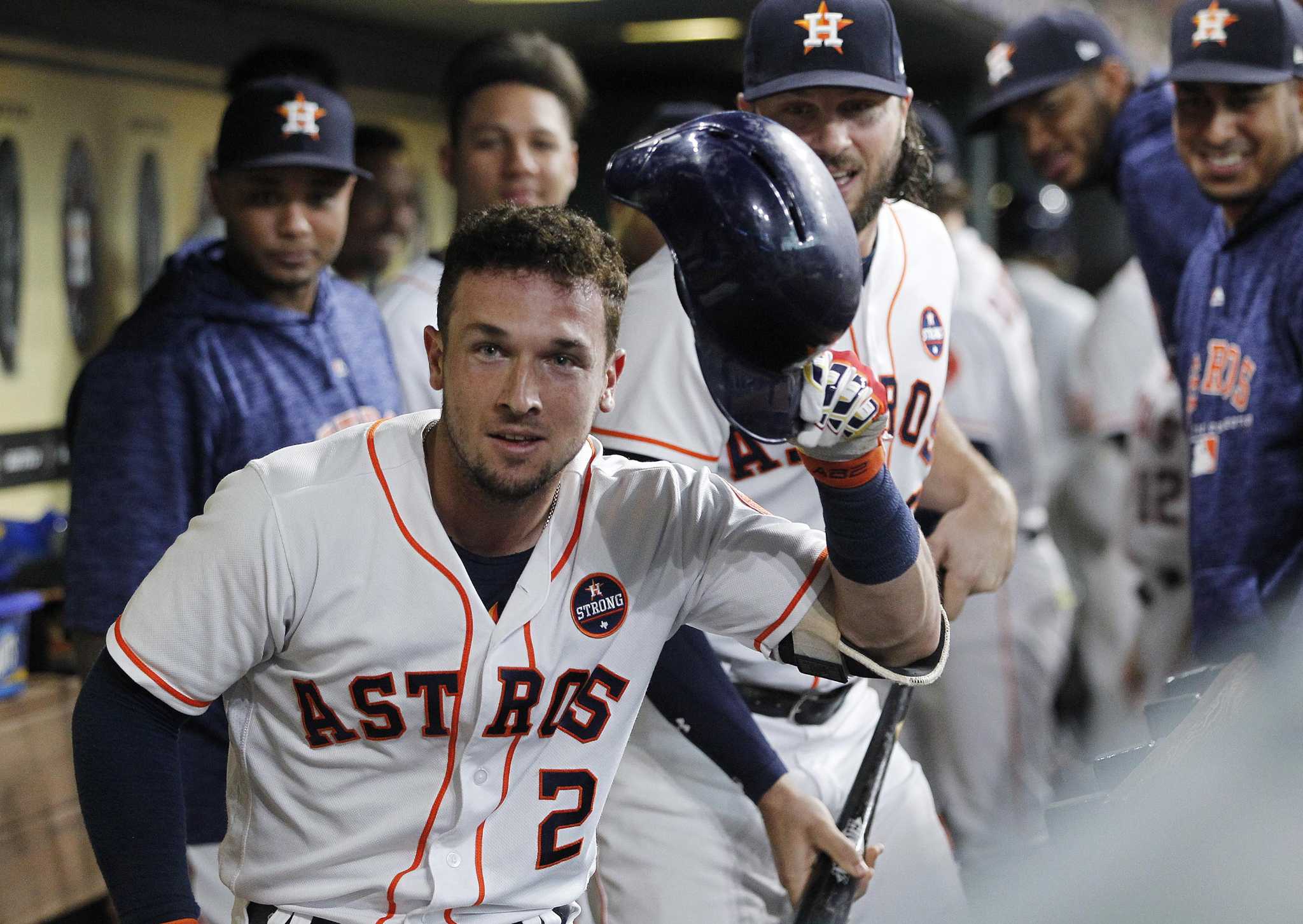 Astros' Evan Gattis hits 2 solo home runs