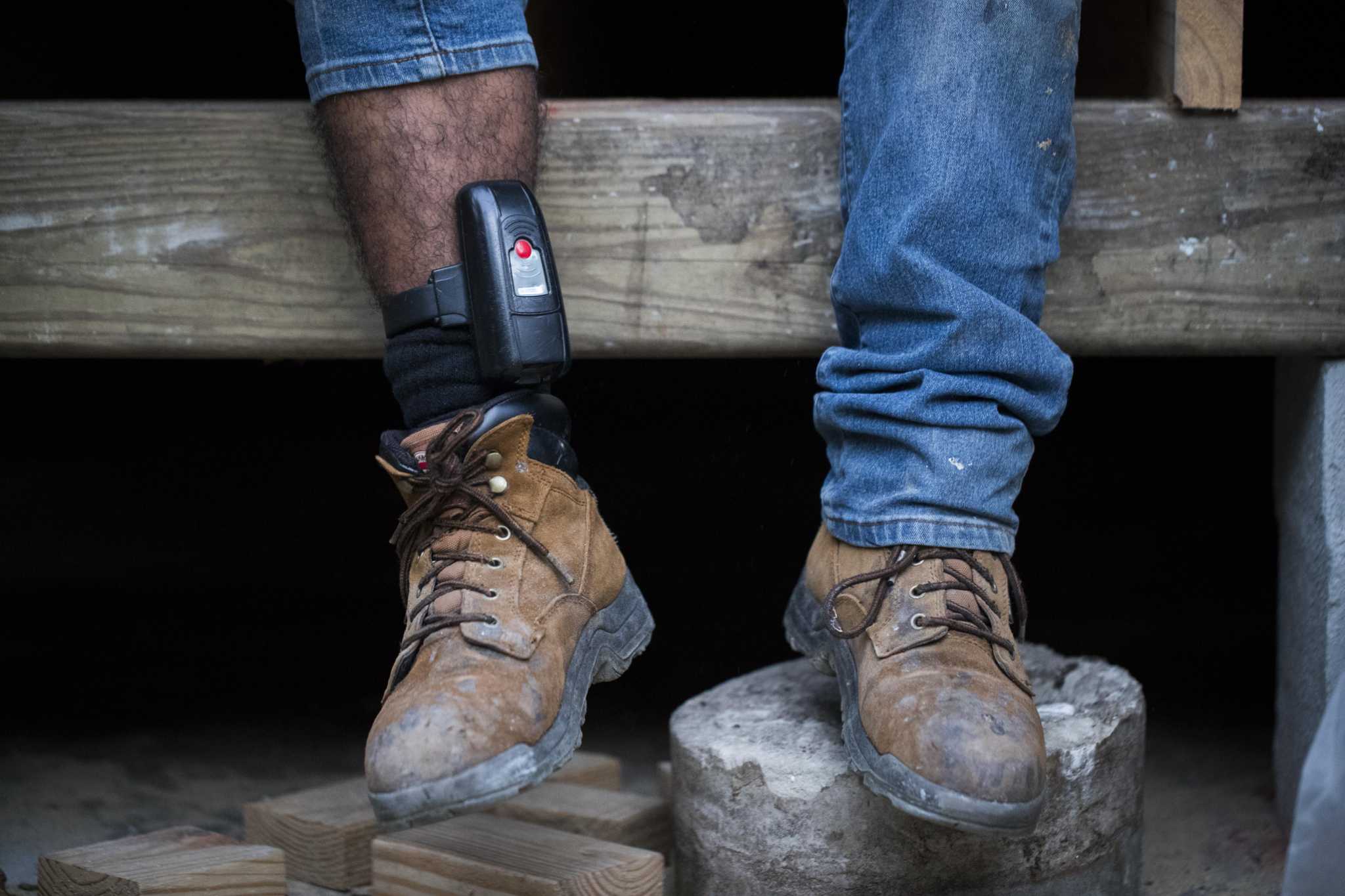 Federal Judges Butt Heads With U S Lawmakers Over Legality Of Ankle 