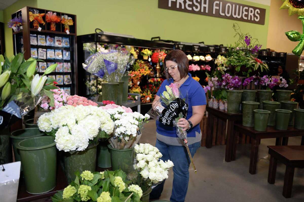 New Sugar Land Kroger store targets busy, techsavvy shoppers with time