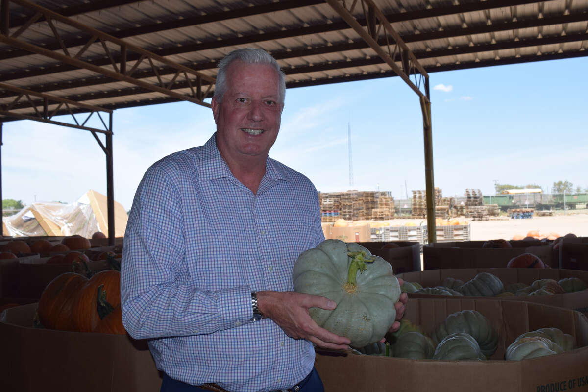 Floydada pumpkins showcased at Dallas Arboretum