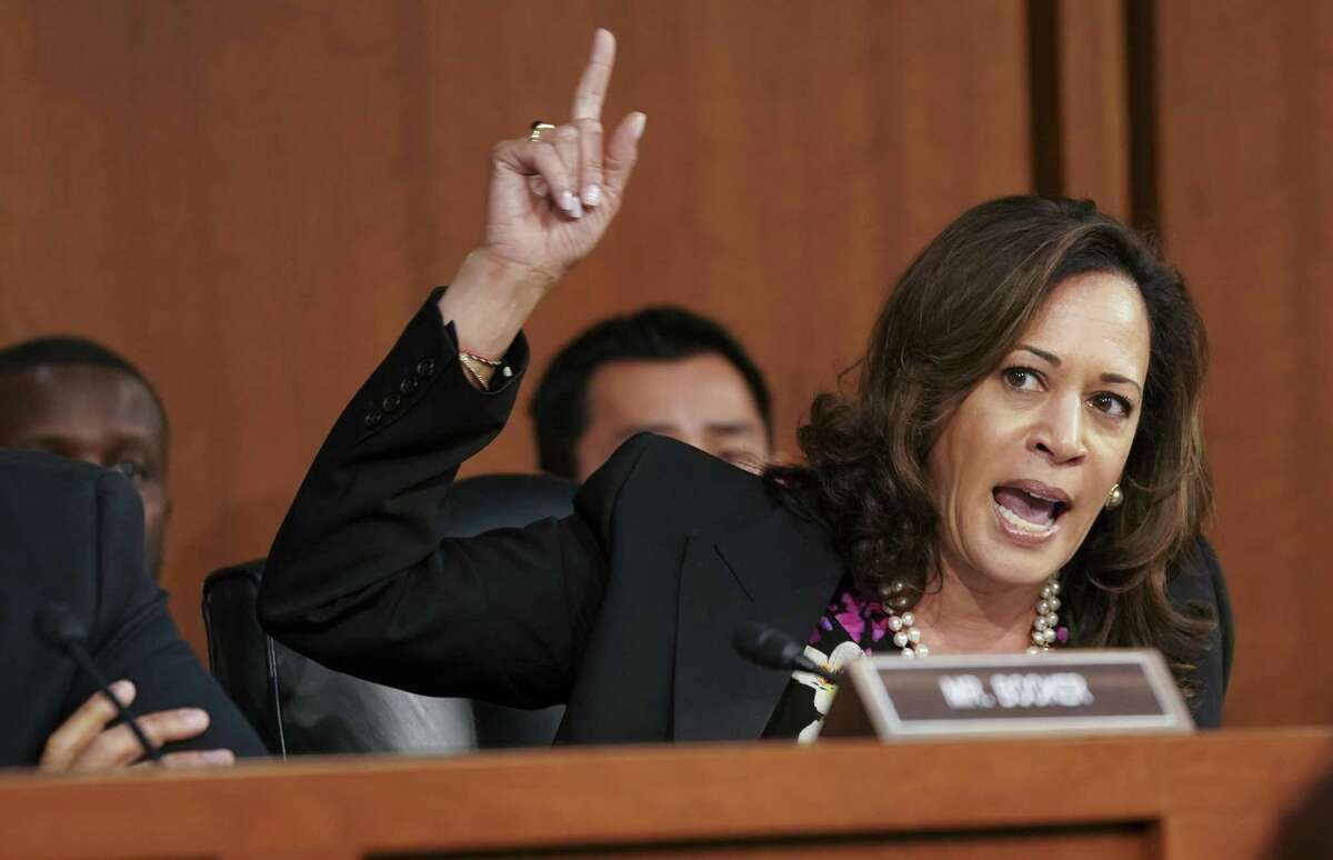 did kamala harris give up her senate position