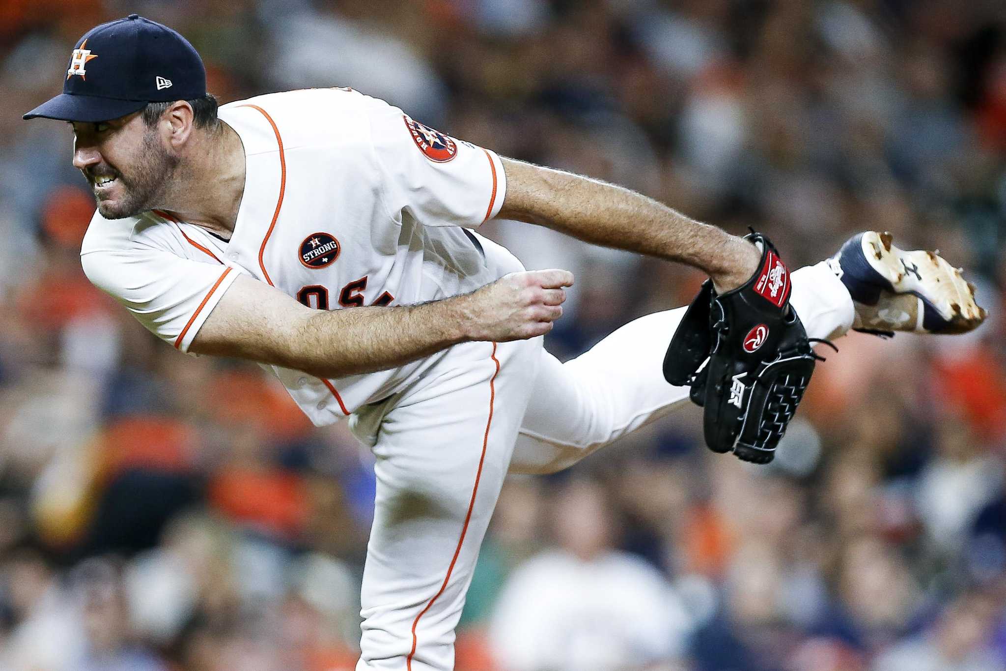 Justin Verlander Leads Astros Past Twins