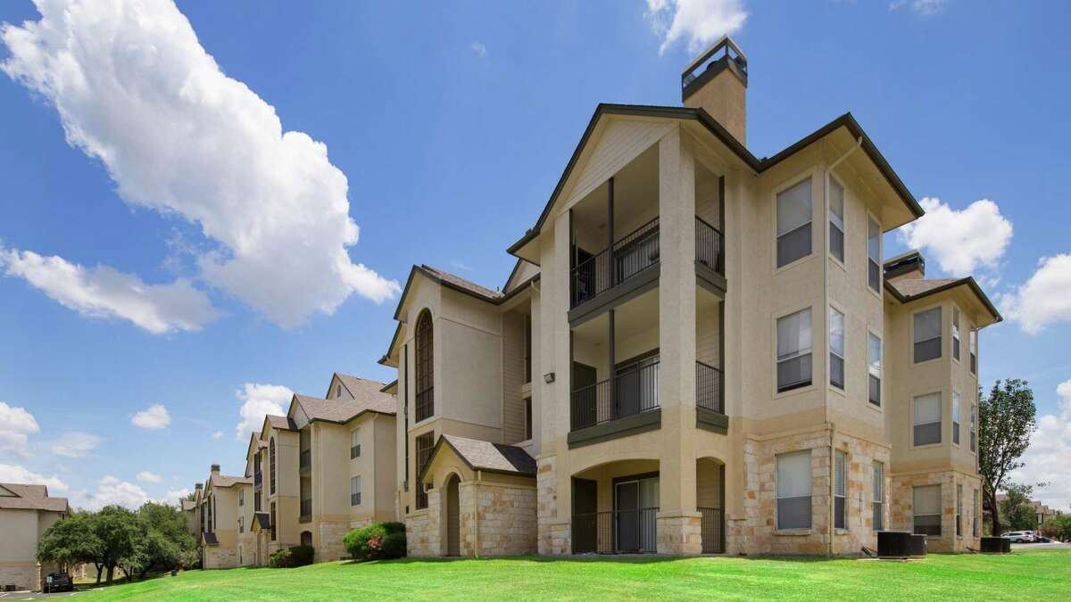 CBRE entity purchases one of San Antonio’s largest apartment complexes