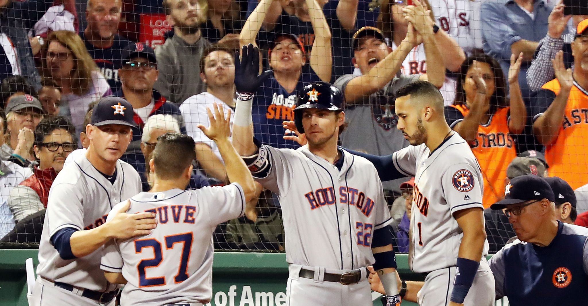 Astros hold rally for fans ahead of Thursday's first playoff game