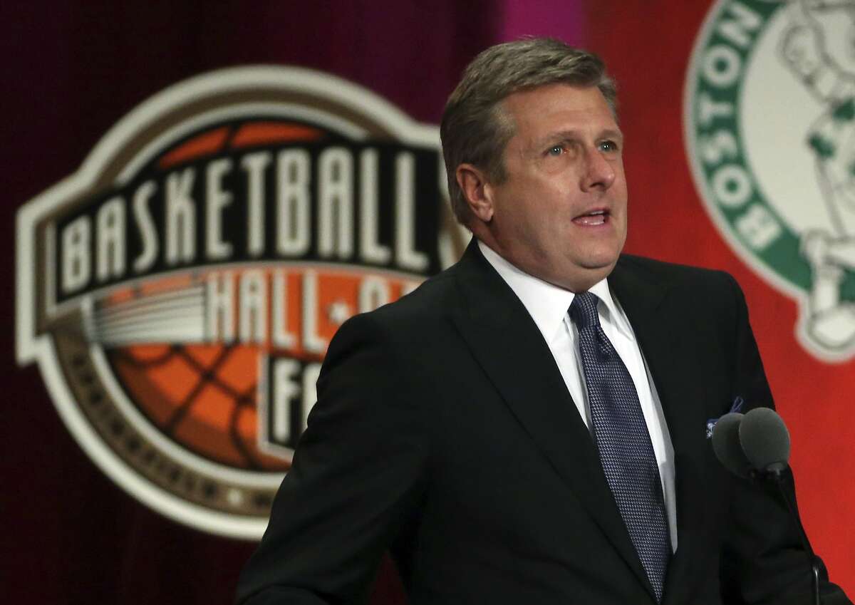 Rick Welts speaks during induction ceremony into the Basketball Hall of Fame, Friday, Sept. 7, 2018, in Springfield, Mass. (AP Photo/Elise Amendola)