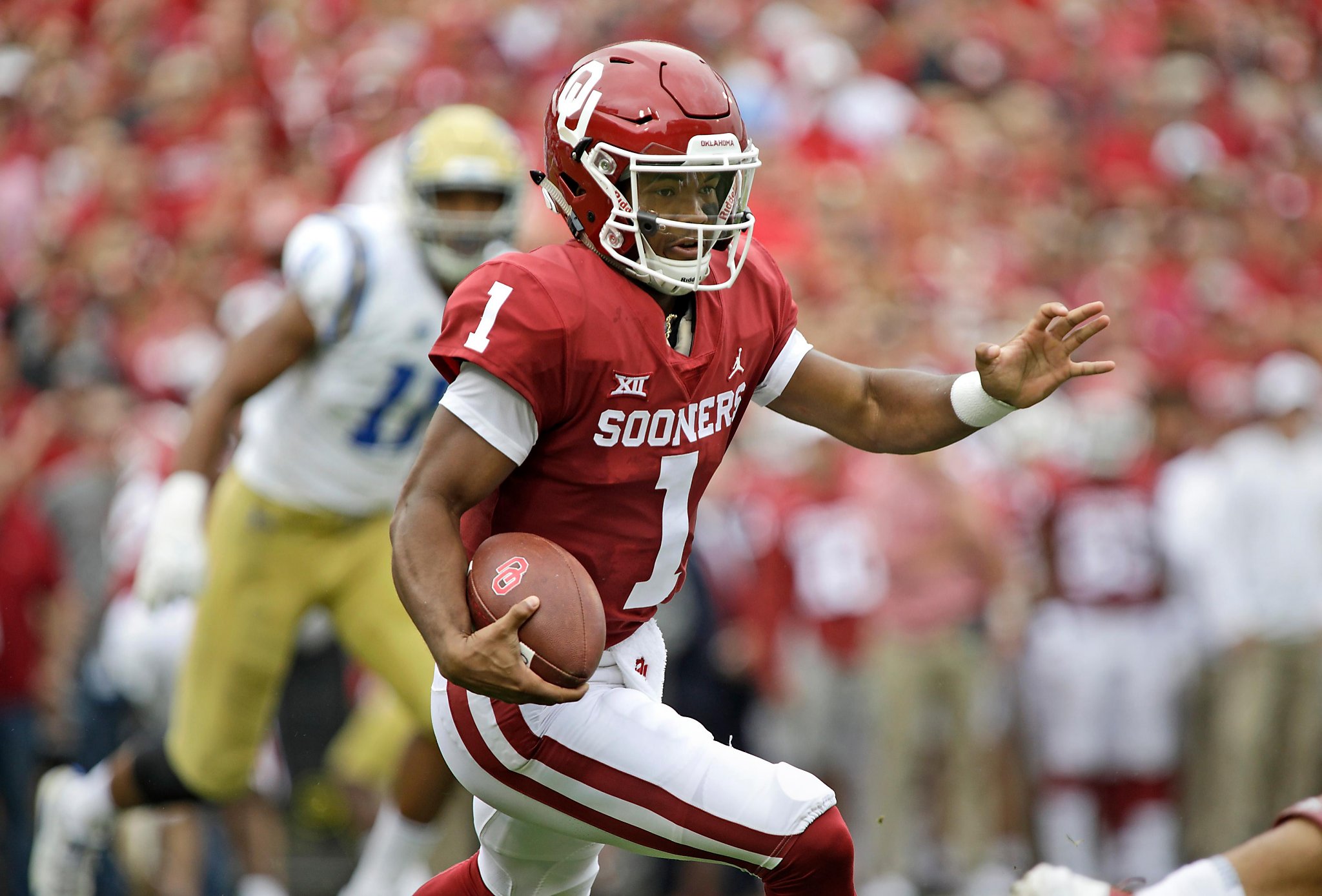 Kyler Murray, A’s pick, has 5 total TDs to lead No. 6 Oklahoma past UCLA