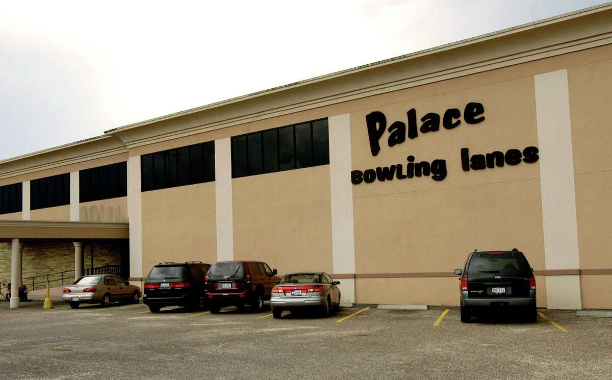Palace Lanes on Bellaire.(Dave Rossman/Special to the Chronicle) NEXT: A rendering of the proposed redevelopment of the Palace Lanes site. 