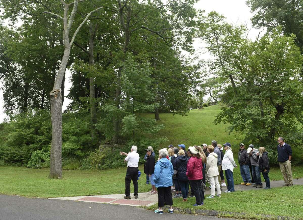 Greenwich Tree Conservancy holds Byram Tree Walk