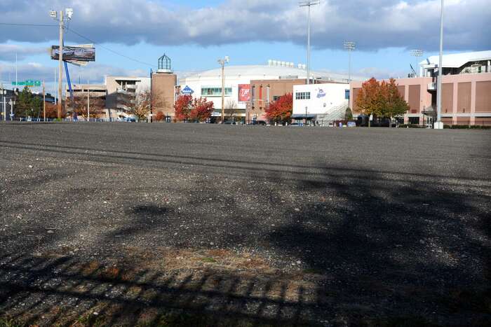 The Sporting Statues Project: Jim O' Rourke: Bridgeport Bluefish, Harbor  Yard Arena, Bridgeport, CT