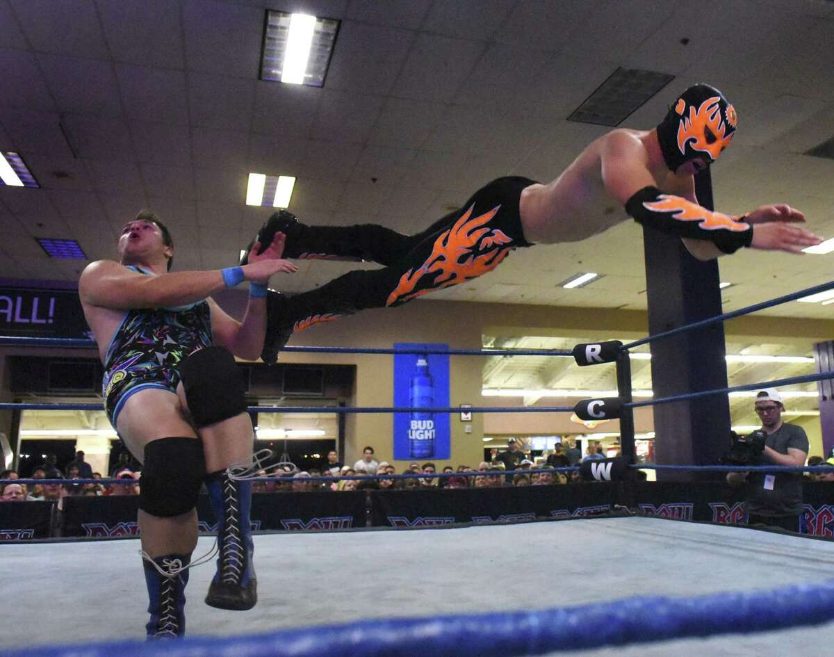 Professional wrestling has a hold on San Antonio