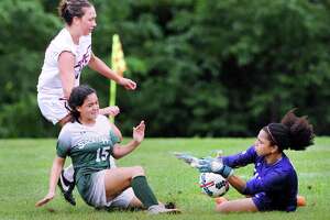 Sacred Heart soccer tops Taft - Photo