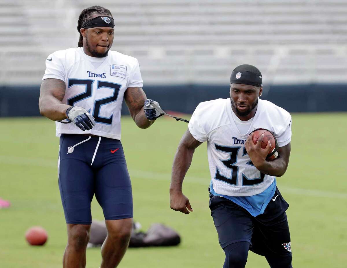 Titans' backs Derrick Henry, Dion Lewis pose challenge for Texans' defense