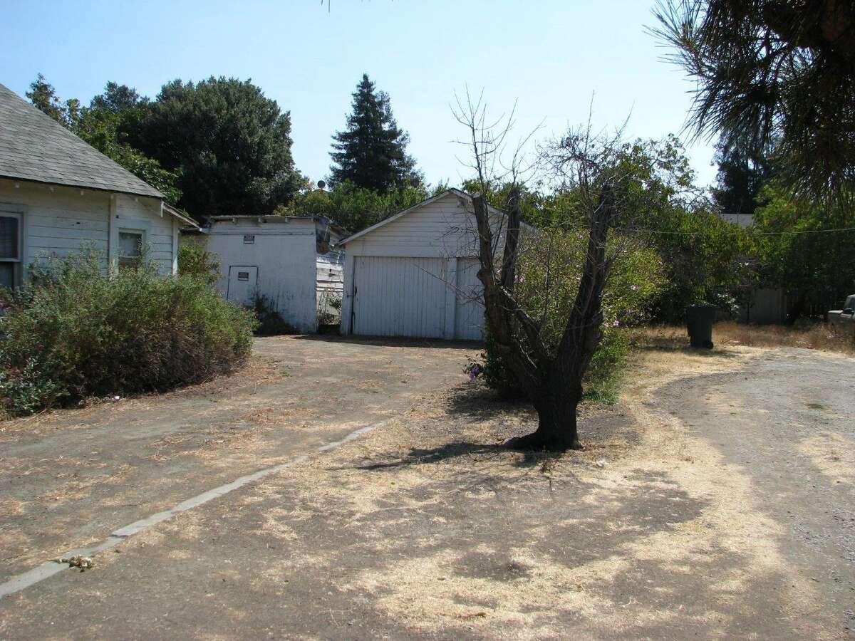 Latest real estate shocker Silicon Valley tear down on 0.7 acres