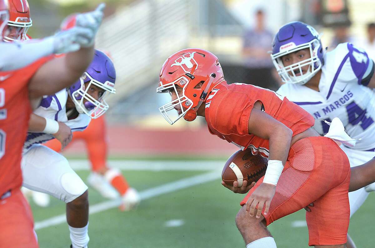 Wayo Huerta threw for three touchdowns and ran for another in United’s 28-23 win at San Marcos on Friday.