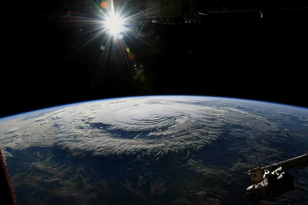 Ураган Флоренс фото из космоса