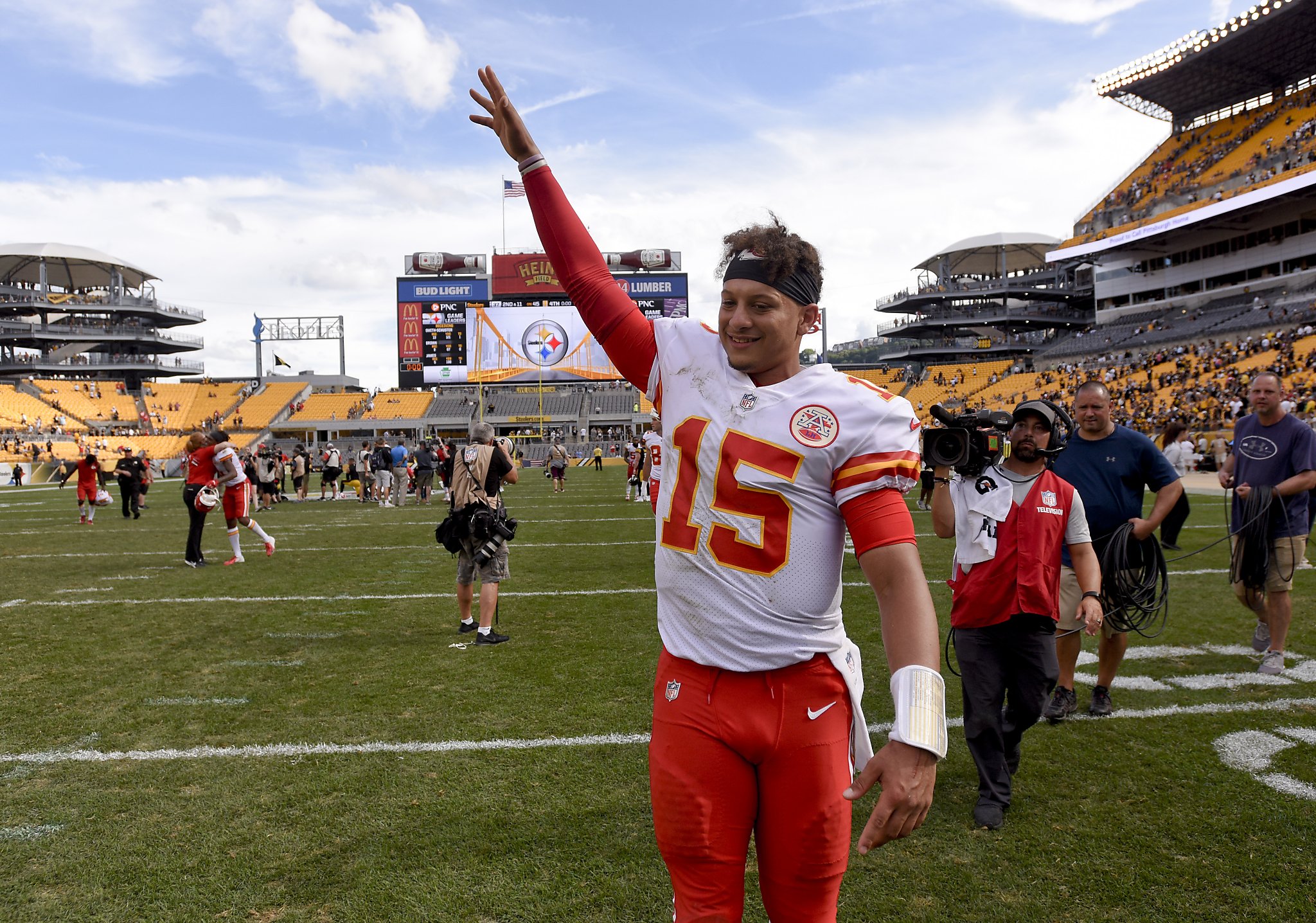 PITTSBURGH — Kansas City’s Patrick Mahomes tied a franchise record with six...