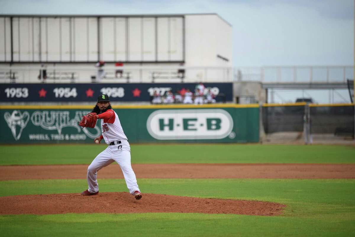 Terance Marin pitched a complete game Sunday allowing three runs, four hits and a walk as the Tecolotes were eliminated with a 3-1 loss to Monclova at Uni-Trade Stadium.