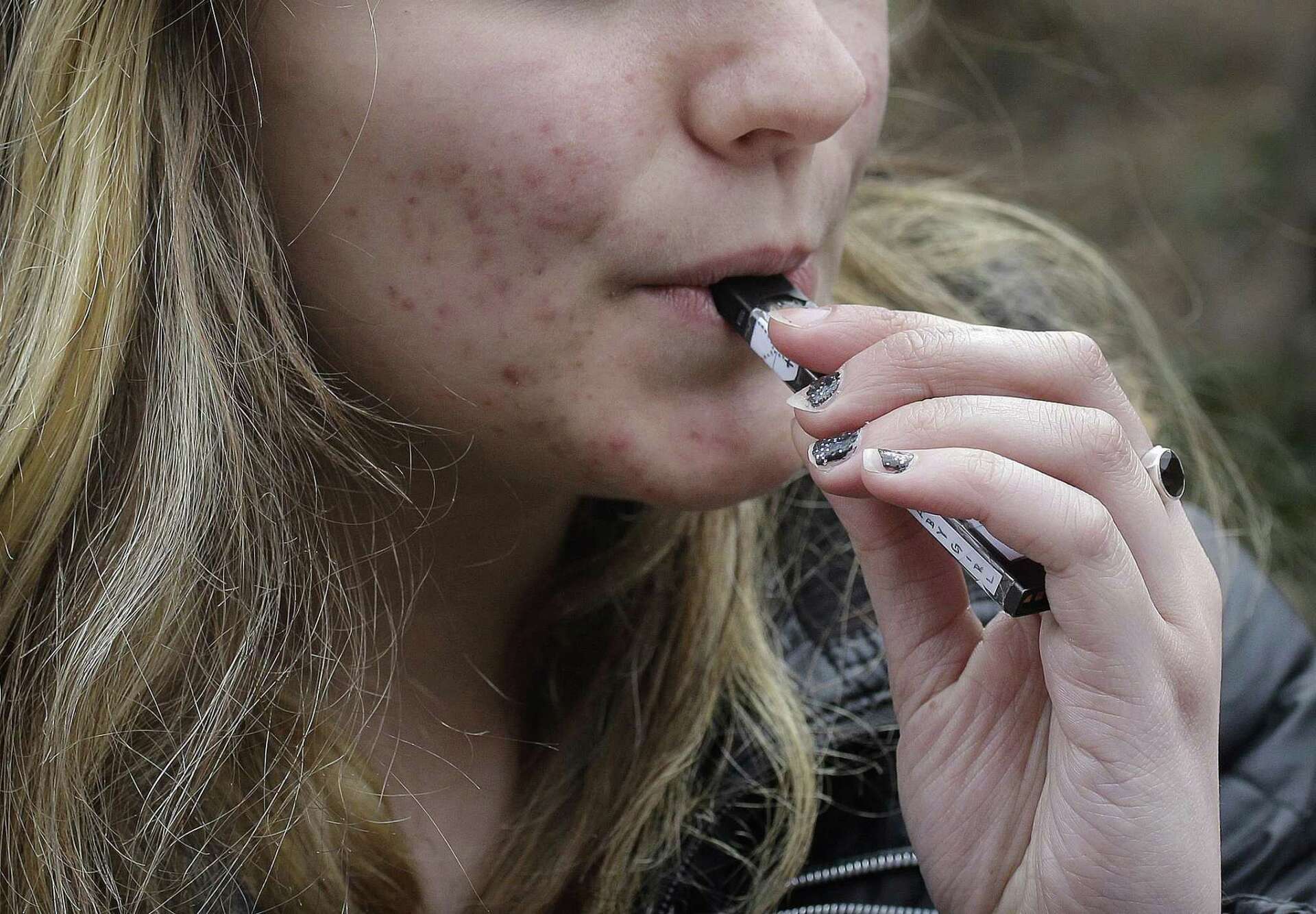 H-E-B discontinues sales of all e-cigarettes, cites vaping health hazards
