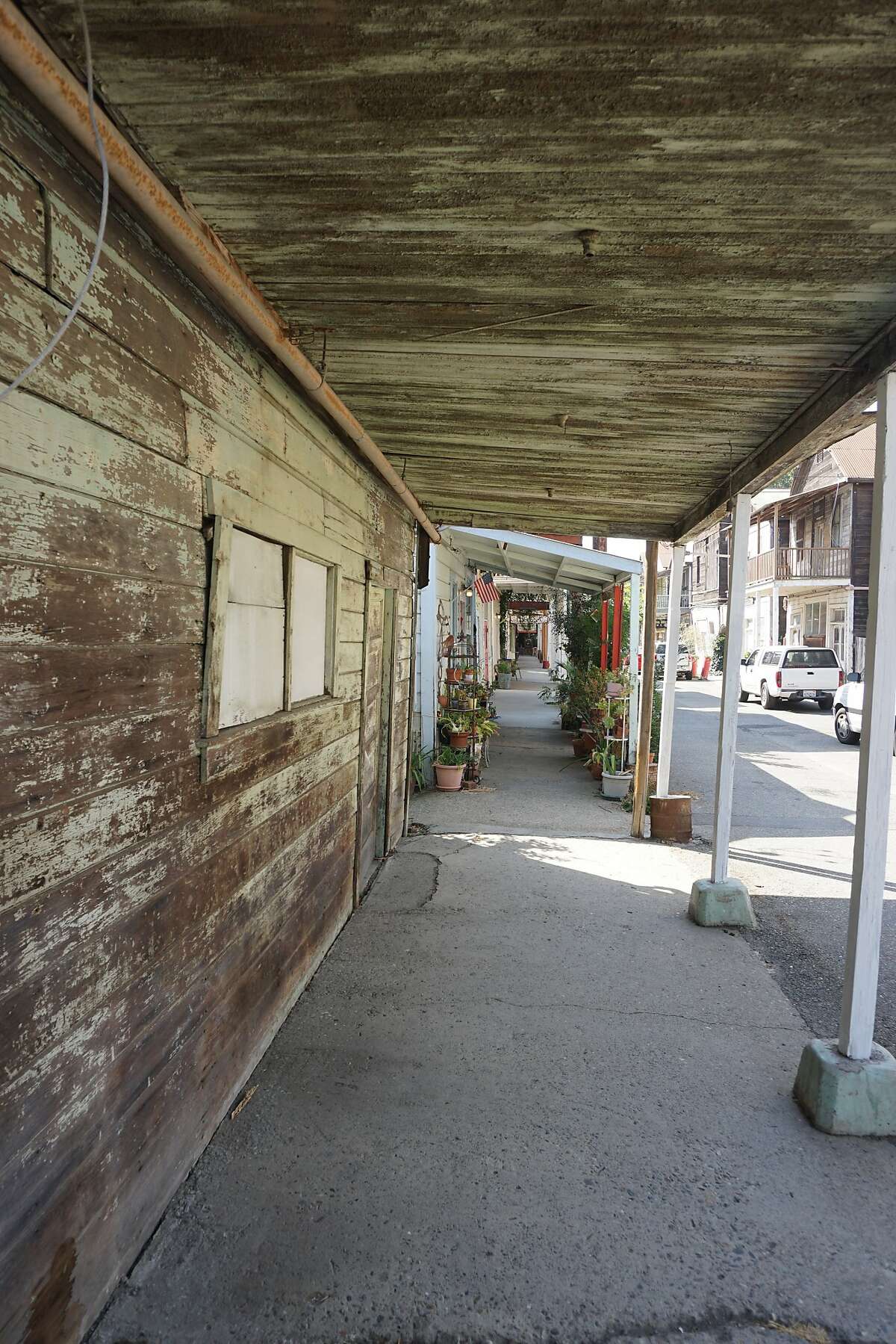 Rustic streets and storefronts in the historical Chinese enclave of Locke near Walnut Grove.