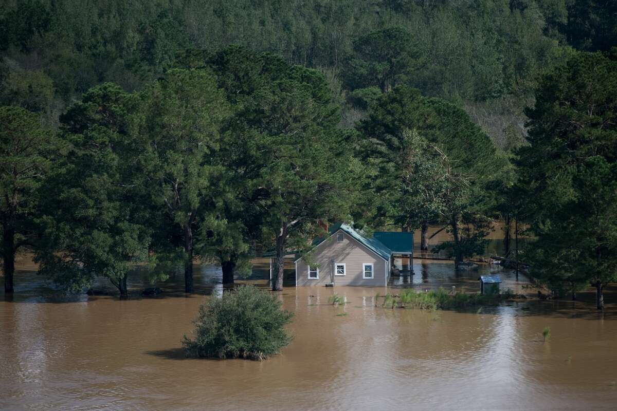 Photos show Carolina towns underwater 'Flooding could last weeks'