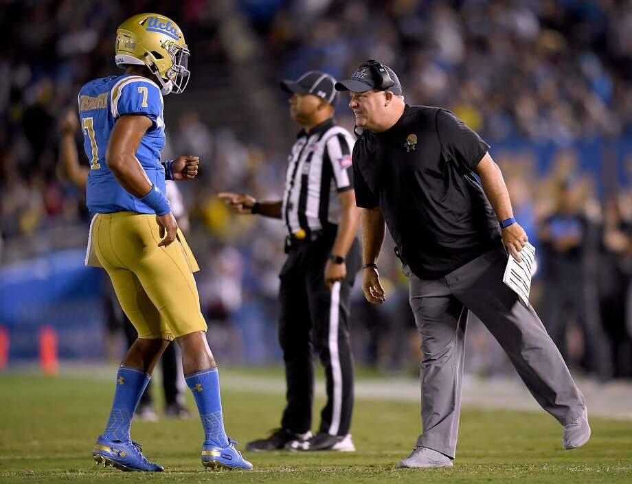 robinson #7 during the second quarter against the fresno state