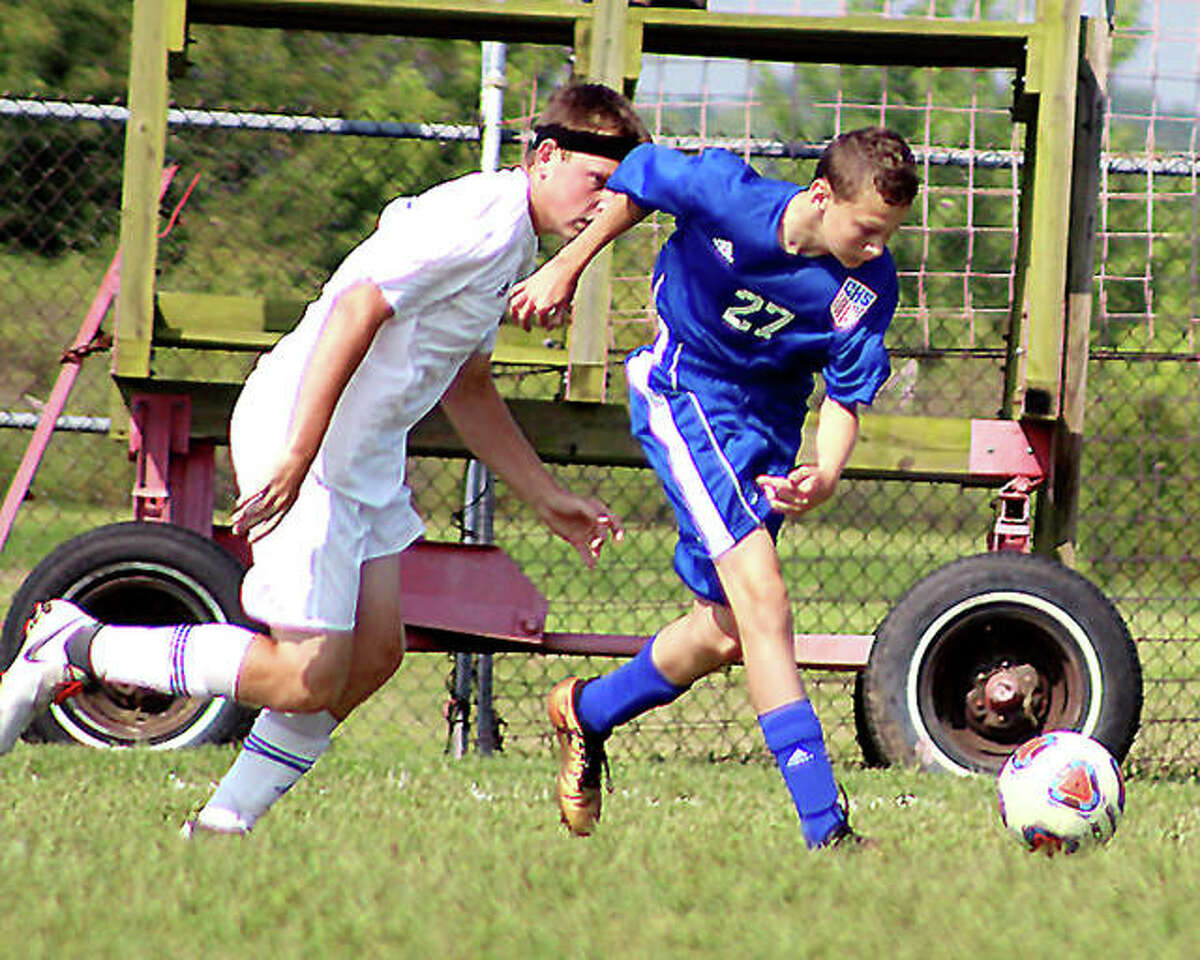 Carlinville’s Levi Yudinsky, right, scored two goals and helped the Cavies top a 4-0 SCC victory over Hillsboro Tuesday night at Loveless Park. Yudinsky is shown in action earlier this season against EA-WR.