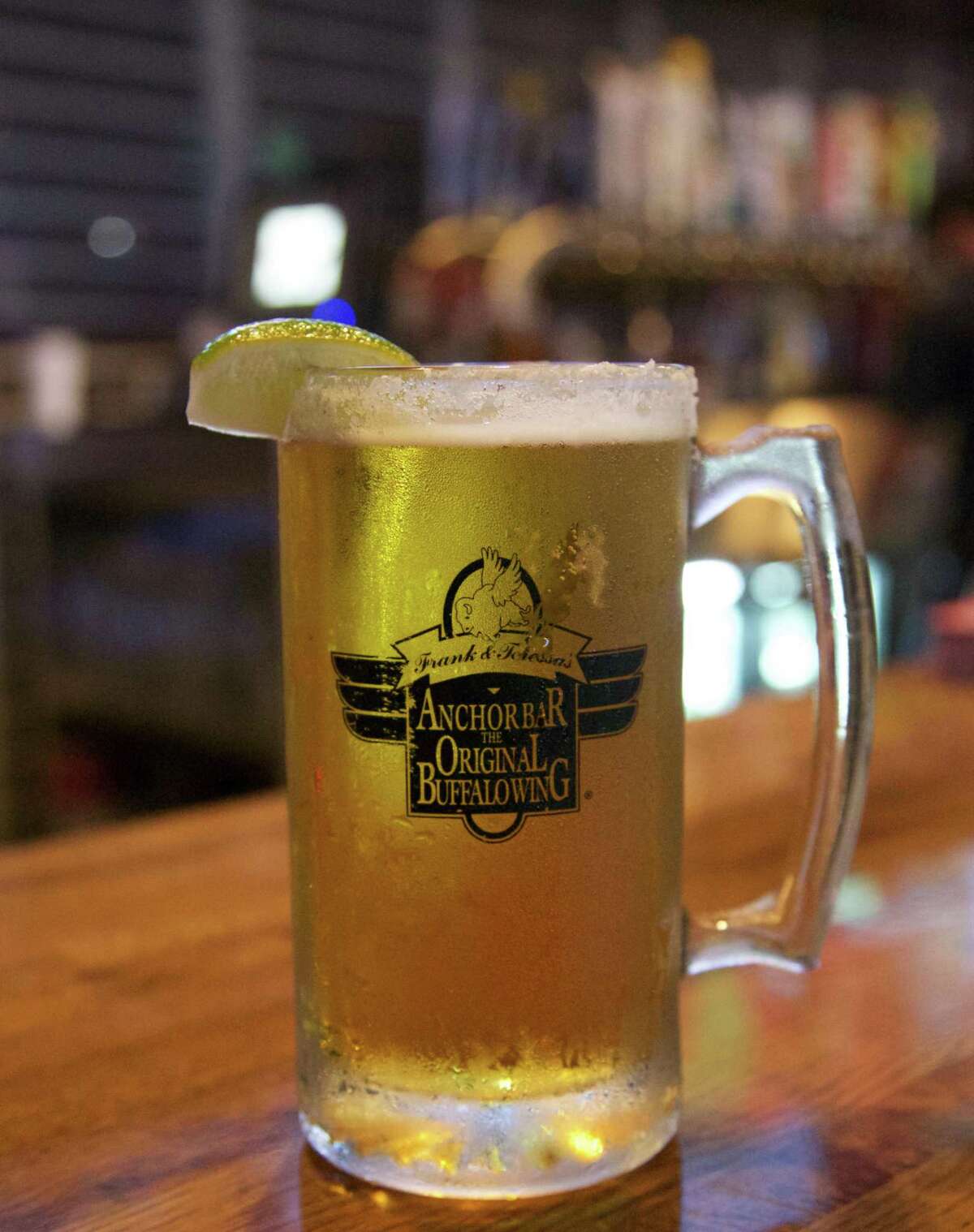 30 of the best places in San Antonio to watch a football game this