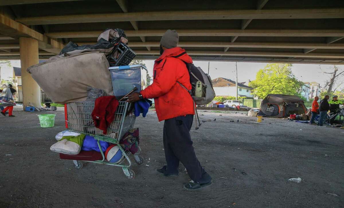 Officials shut down homeless encampment near Midtown