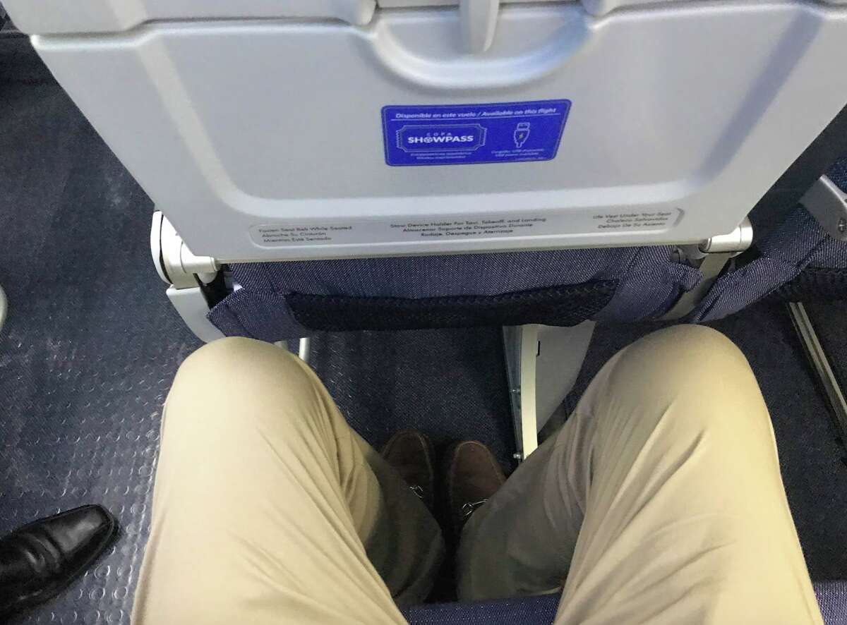 Copa Airlines unveils new 737 with lie-flat seats [PHOTOS]