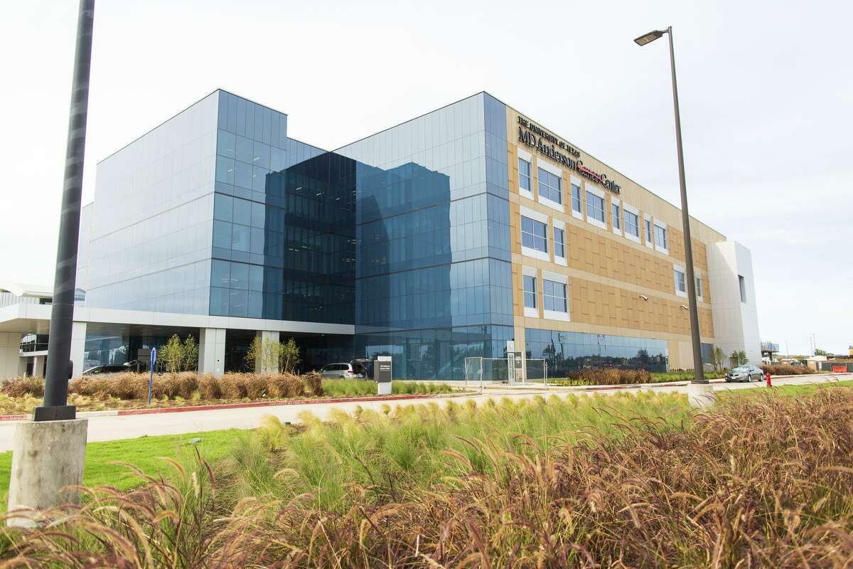 MD Anderson, UTMB Open League City Cancer Facility