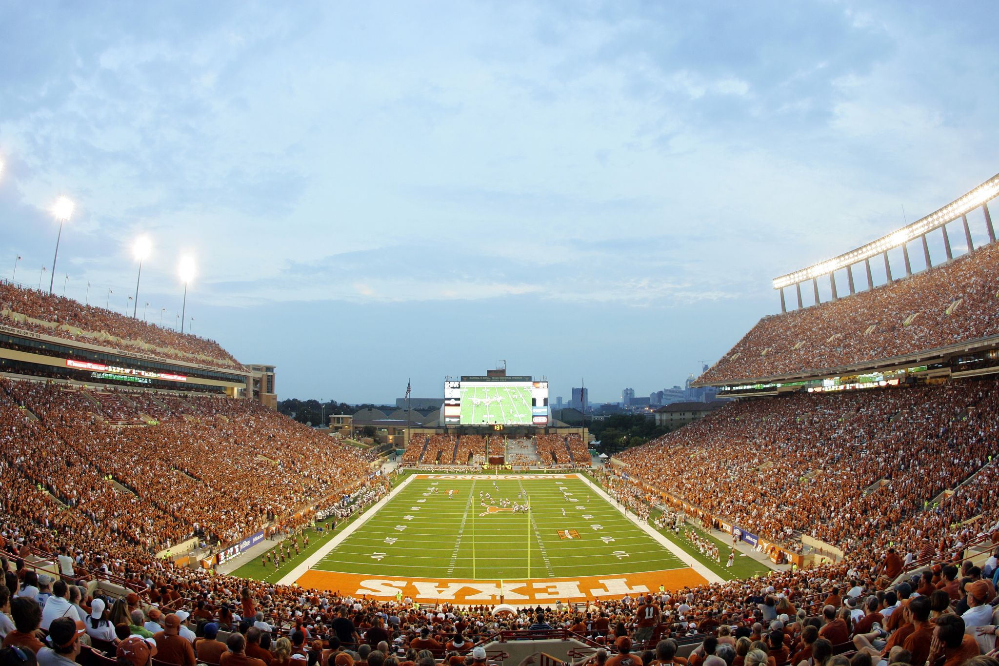 Populous to Design DKR-Texas Memorial Stadium Expansion and