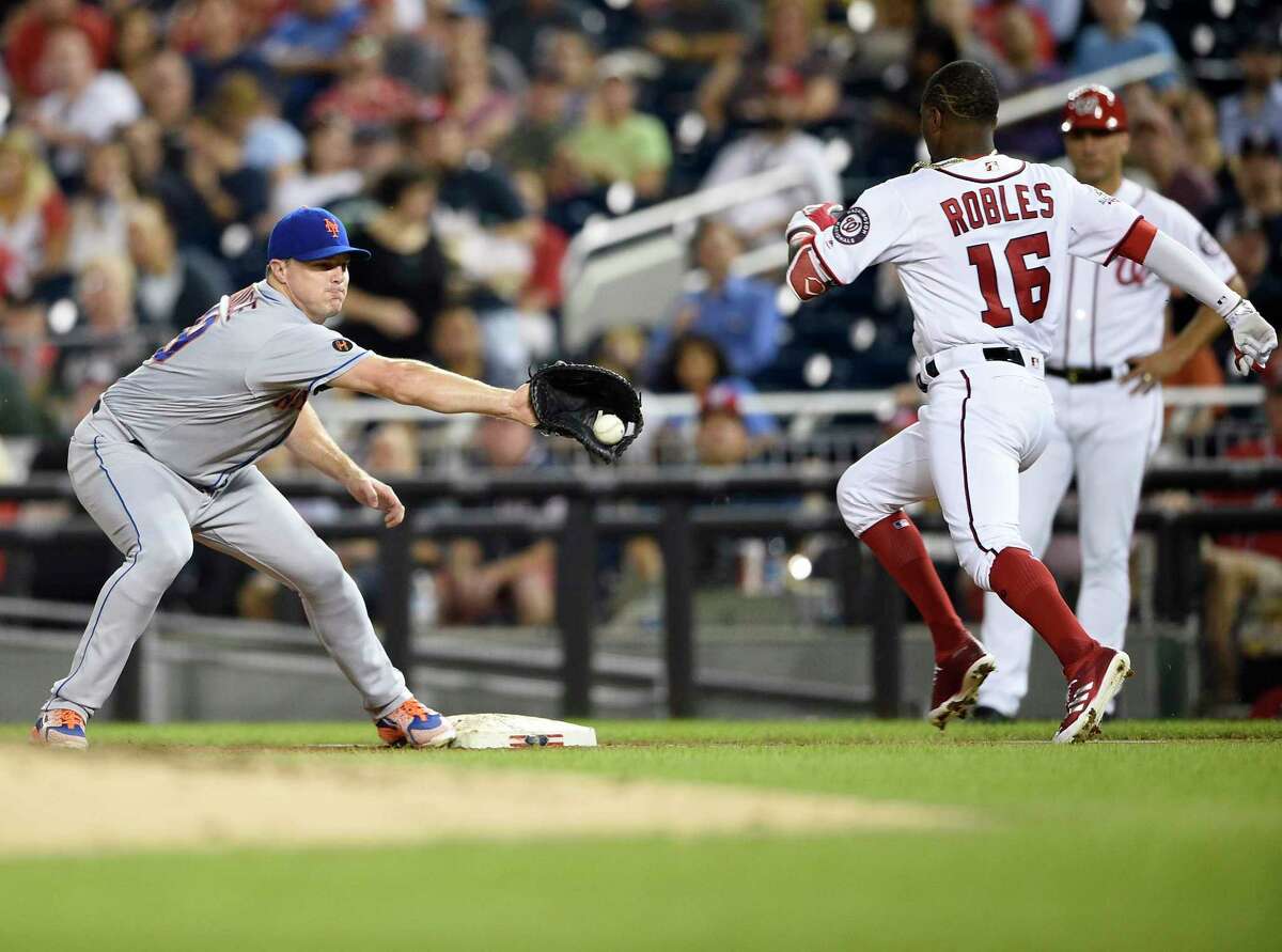 April 4, 2005: Washington Nationals lose debut game to Phillies