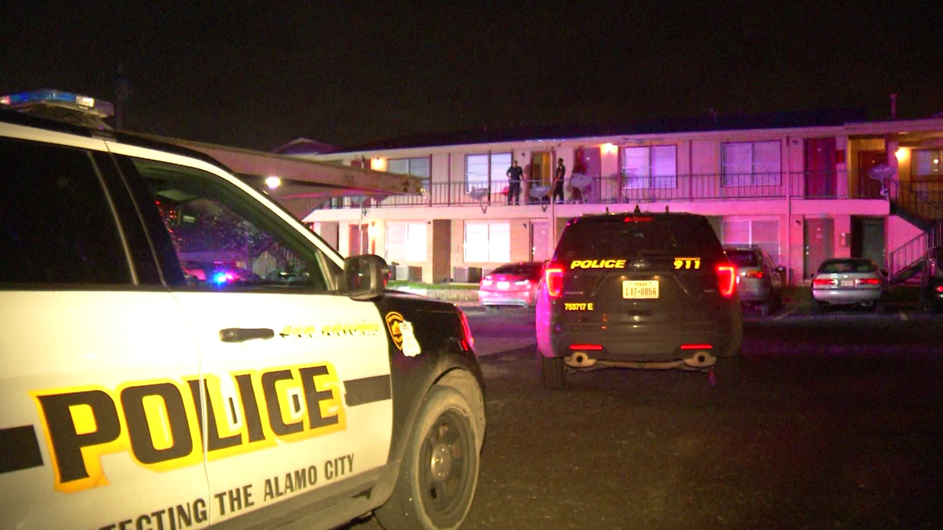 Gunman at large after shooting man at SE side apartment complex