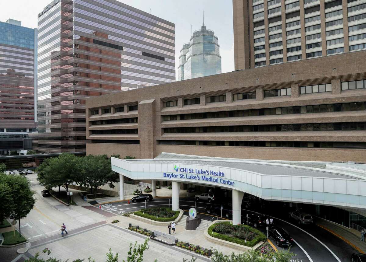 Baylor St. Luke's Medical Center is pictured Friday, June 1, 2018, in Houston. Baylor St. Luke's Medical Center has suspended its heart transplant program for 14 days. ( Jon Shapley / Houston Chronicle )
