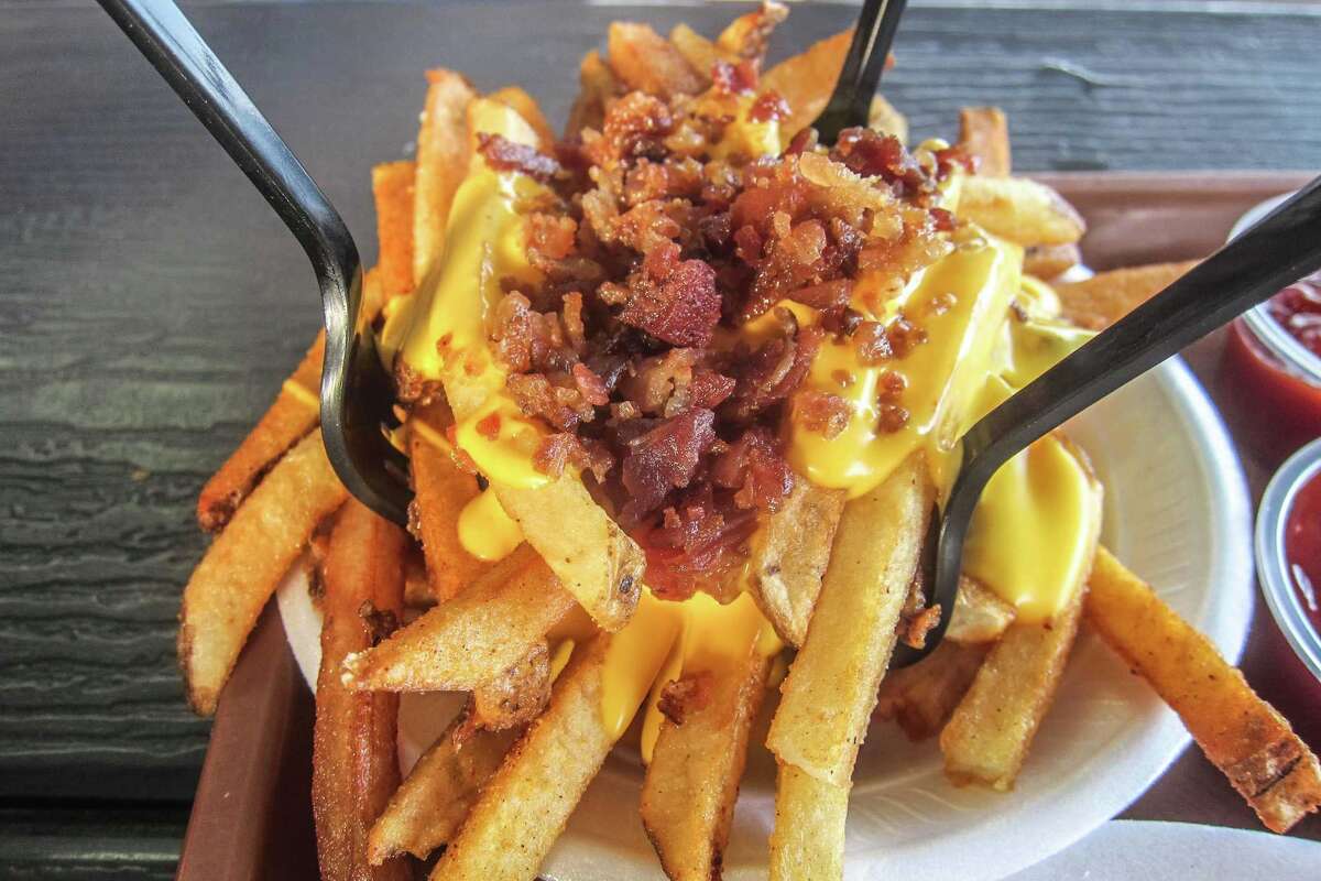 Top 100 Houston restaurant Hubcap Grill