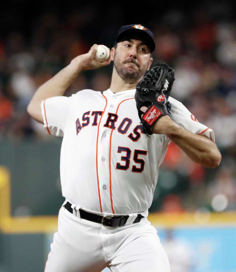 houston astros starting pitcher justin verlander (35) pitches