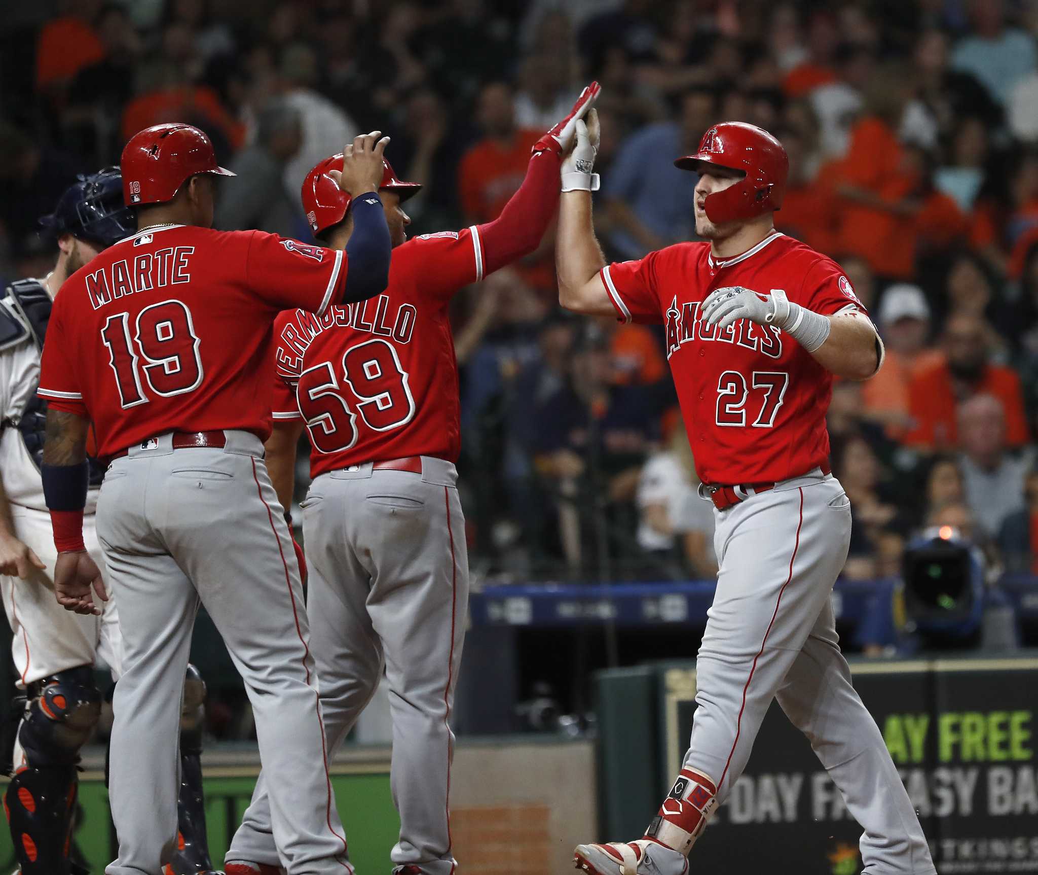 Angels' Kole Calhoun wins the Gold Glove, Mike Trout comes up