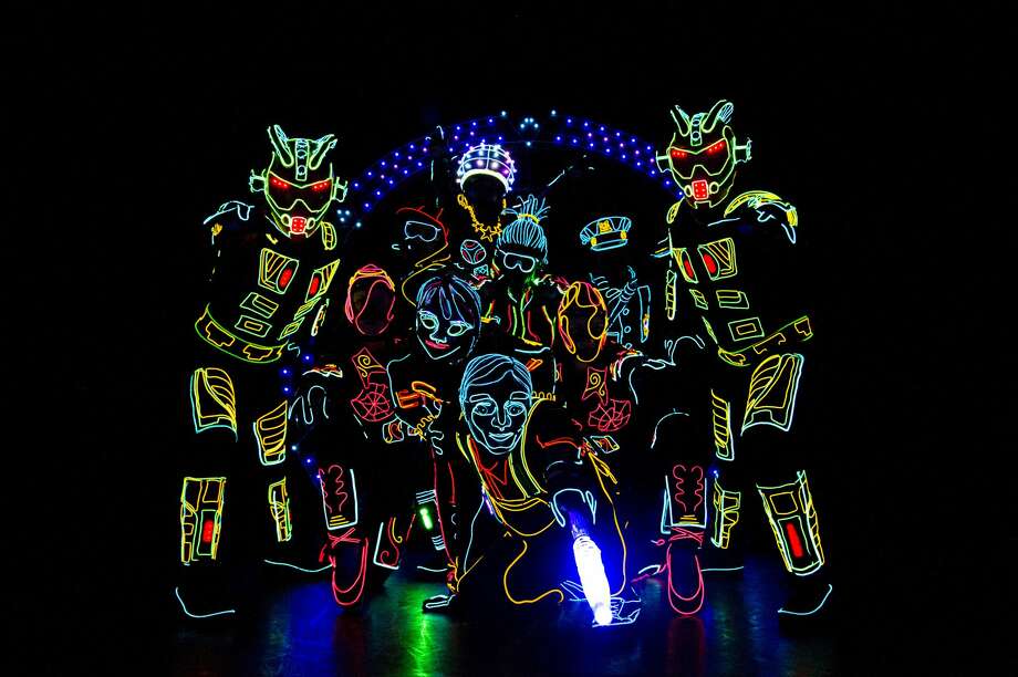 Glowing iLuminate dance show comes to Midland - Midland Daily News