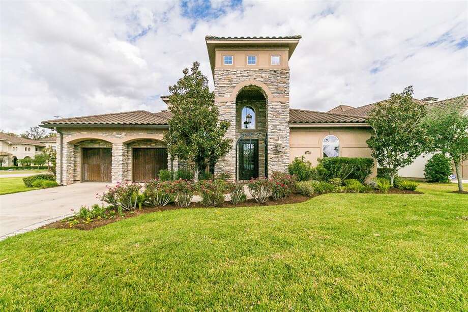 Peek inside Houston's luxury home foreclosures, including a mansion on